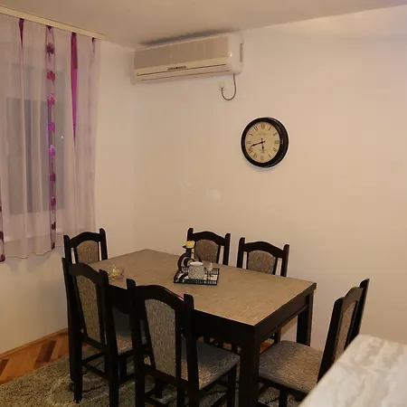 Air Apartment *